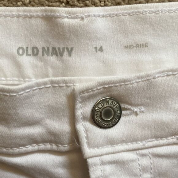 Old Navy Shorts. NWOT - Picture 2 of 6